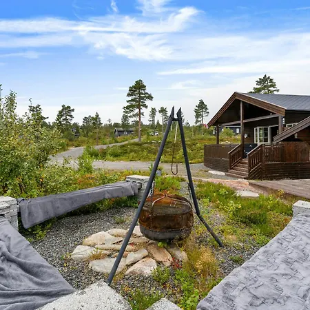 Peaceful With View And Jacuzzi At Blefjell Ferienhaus